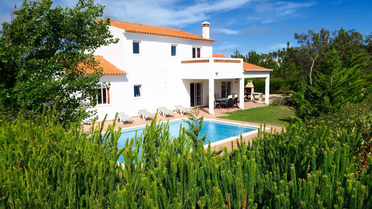 Aljezur Villa | Arrifana Detached 3 bedroom Villa w/Private Pool, Garden and WiFi close to beach