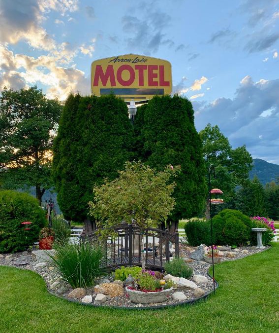 Fauquier Hotel | Arrow Lake Motel