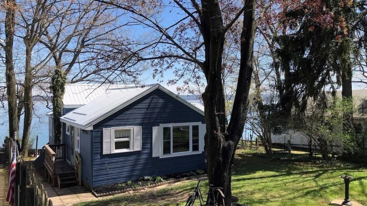Dresden House | Arrowhead Beach-Seneca-Waterfront-Hot Tub-Wine Trail-Pets, Recently Updated-Covered Deck