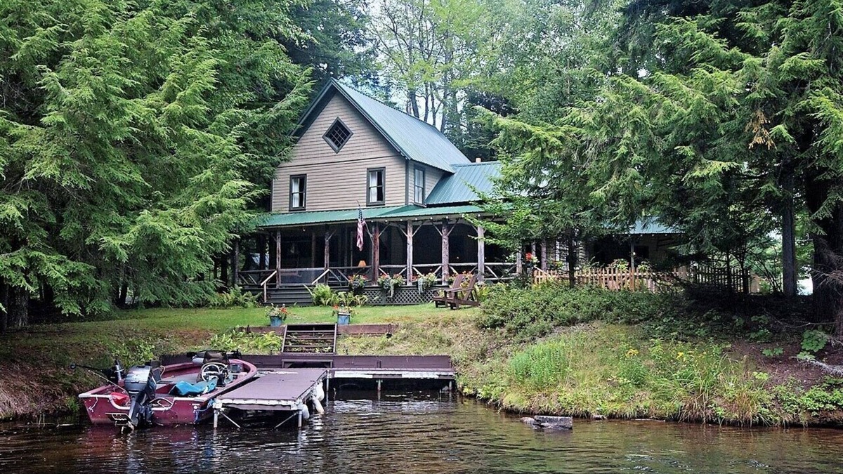 Inlet House | Arrowhead Camp. Welcome to a new Camp rental located in Inlet NY