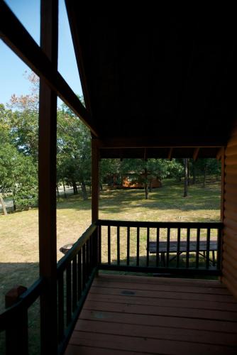 Marquette County Resort | Arrowhead Camping Resort Loft Cabin 20
