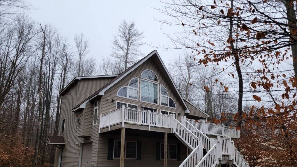 Thornhurst House | Arrowhead Escape
