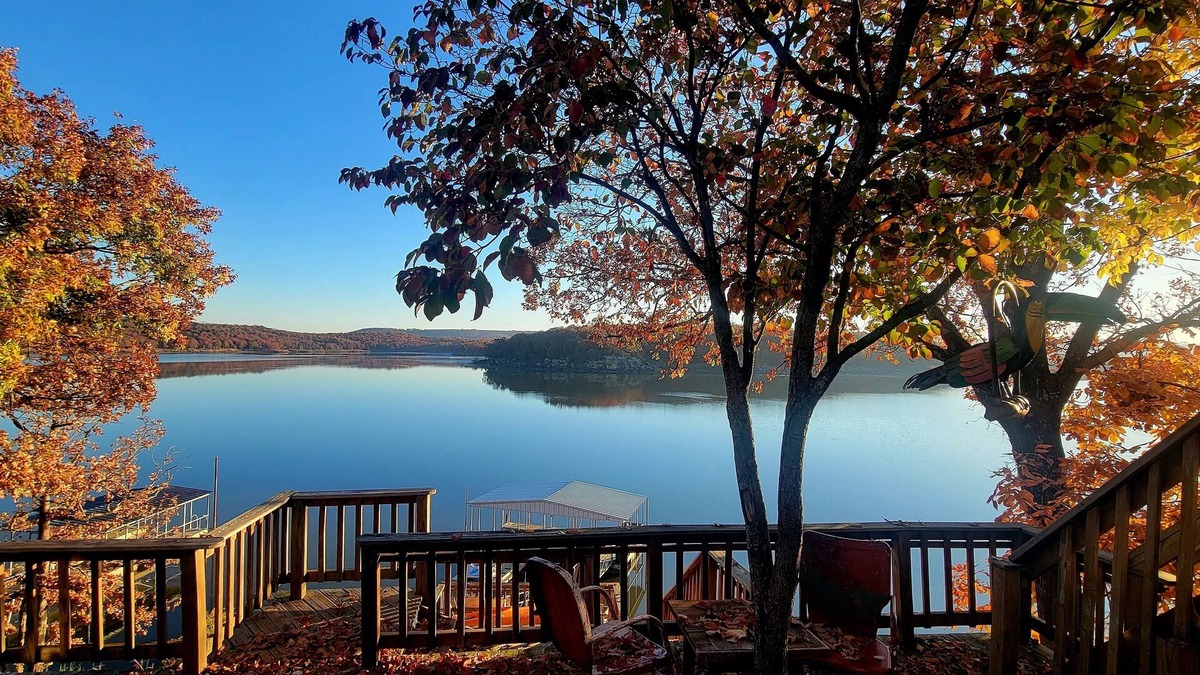 Canadian House | Arrowhead Lake House, Lake Eufaula lakefront home with private boat dock