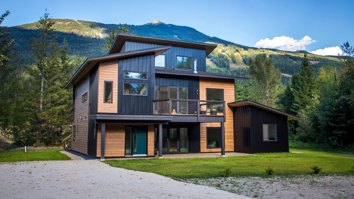 Revelstoke Bed & Breakfast | Arrows Edge Lodge