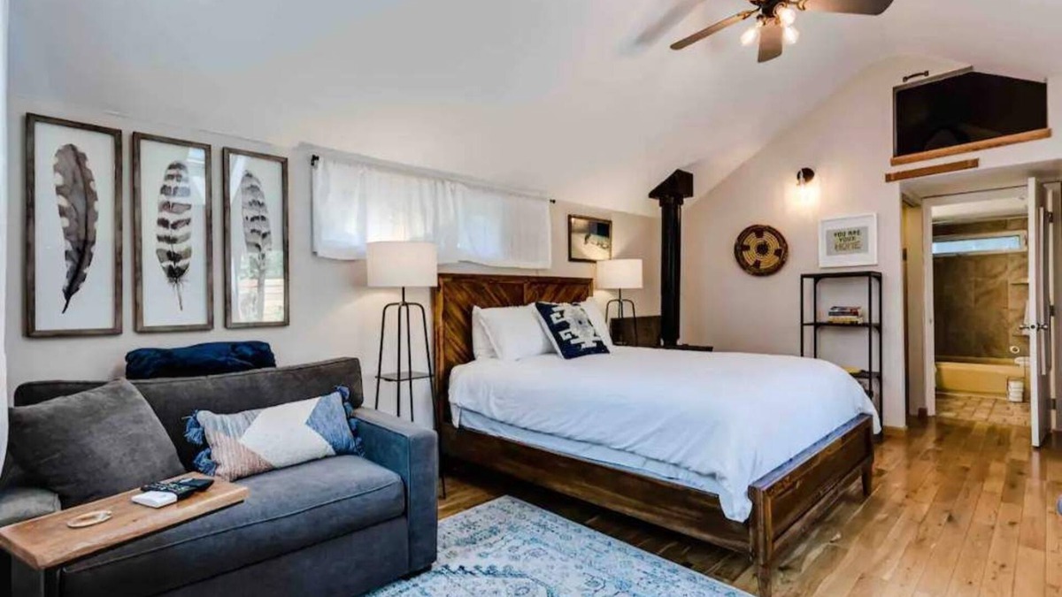 West Eugene Cottage | Art Alley Studio- Downtown Eugene