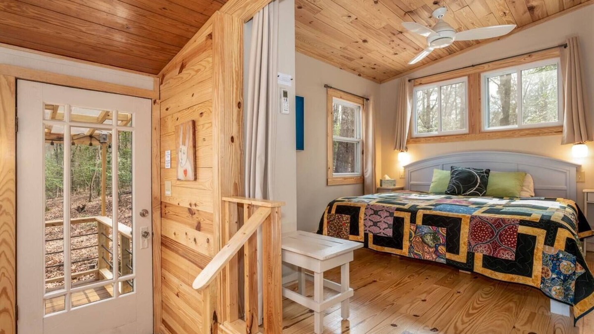 Pittsboro House | Art, Beauty, Nature: A Woodland Retreat
