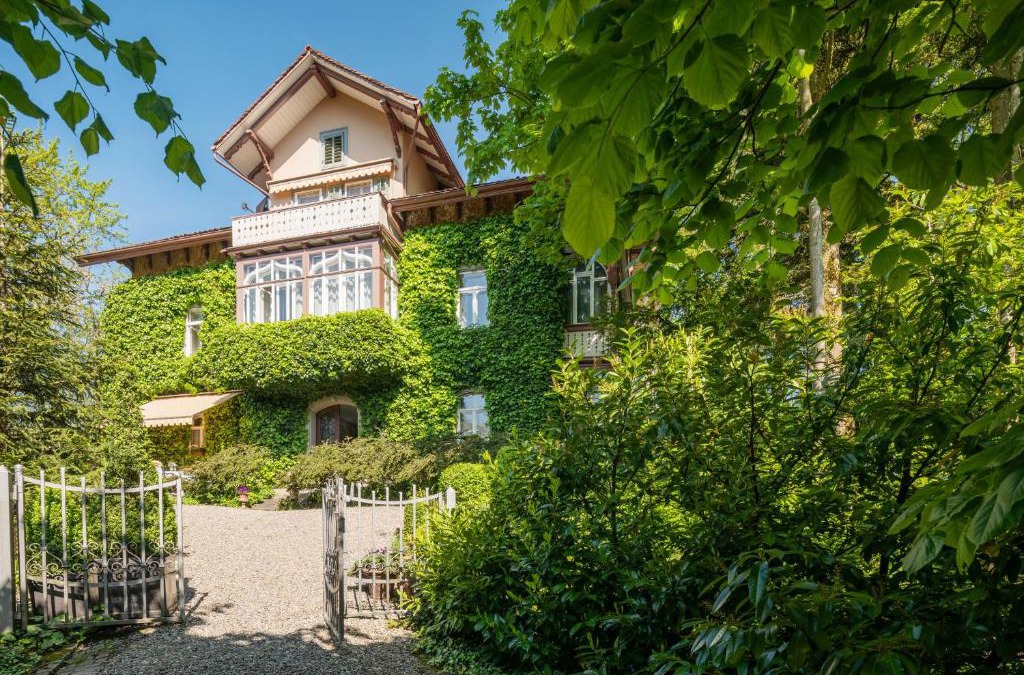 Goldau Bed & Breakfast | Art Deco Villa Mon Abri BnB