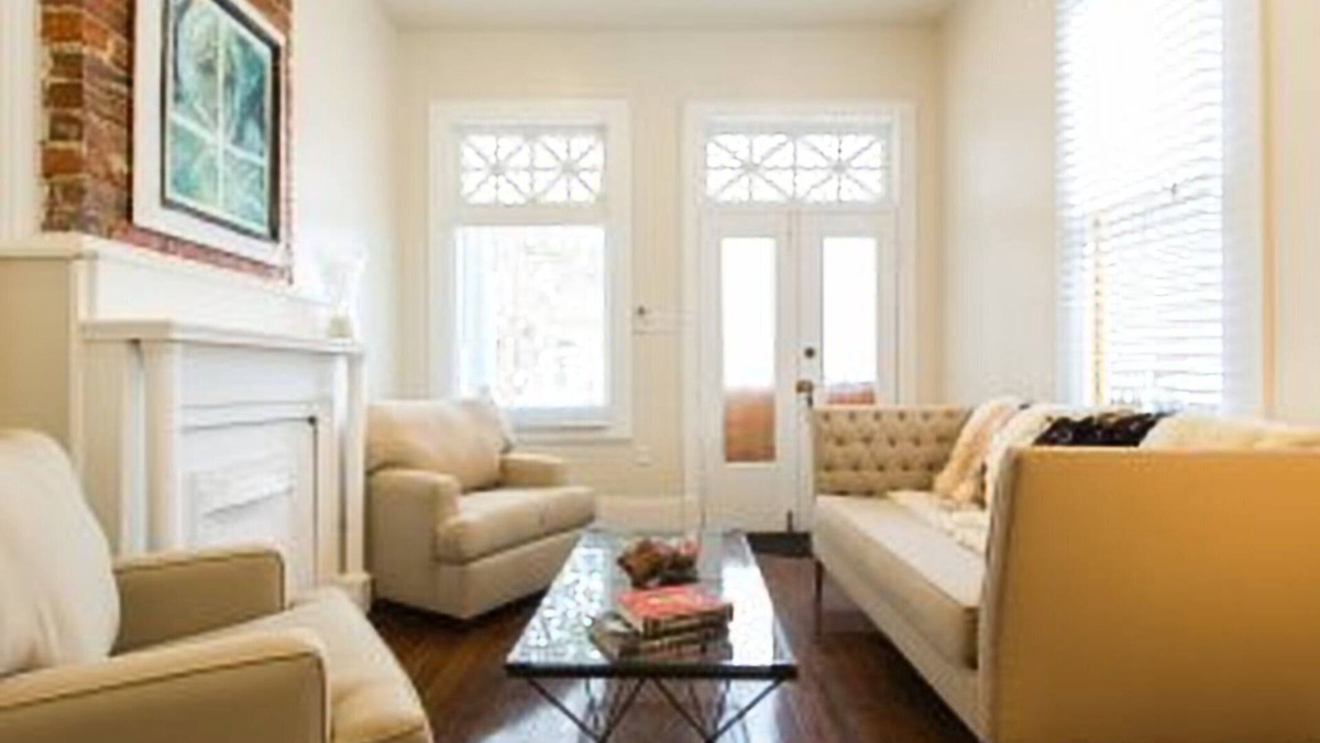Bywater Apartment | Art Gem In Historic District Of New Orleans, cozy and elegant