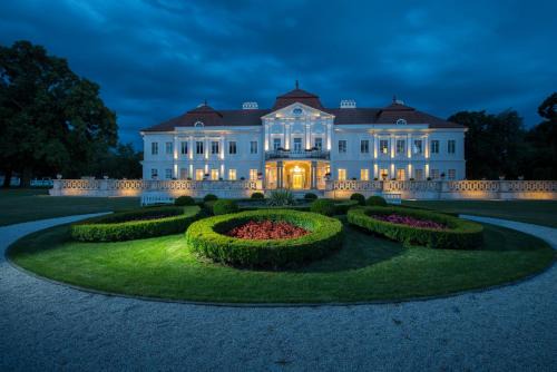Tomasov Hotel | Art Hotel Kaštieľ