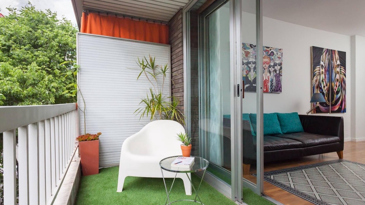 Sant Antoni Apartment | Art House Renoir Plaza Universitat Sant Antoni