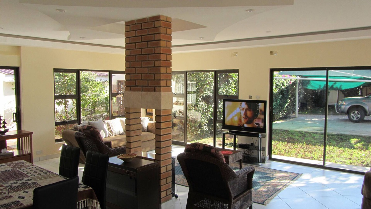 Harare House | Art Lodges