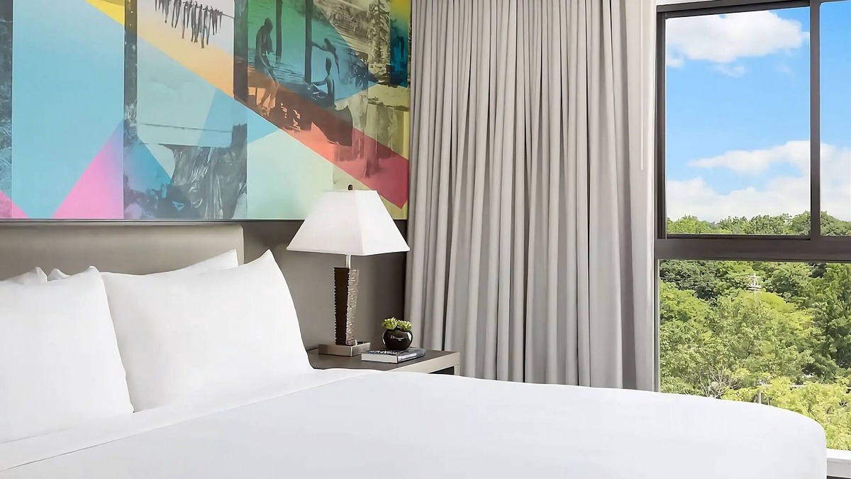 Lower Allston Hotel | Art Lover’s Escape, Spacious 2 Queen Beds, Near Fenway Park