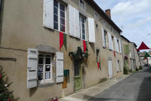 Le Dorat Bed & Breakfast | Art-Maison