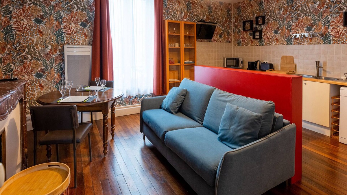 Poincare - Foch - Anatole France - Croix de Bourgogne Apartment | Art Nouveau Apartment Nancy, near Villa Majorelle
