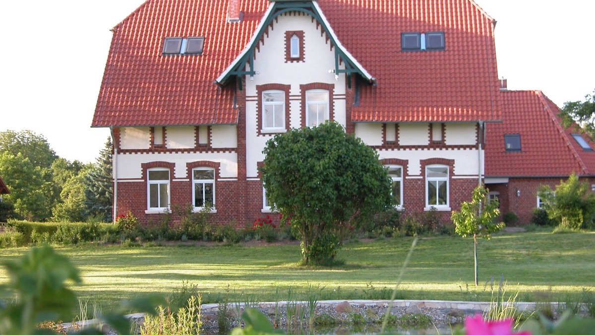 Gulstorf House | Art nouveau house in the Elbwiesen country house