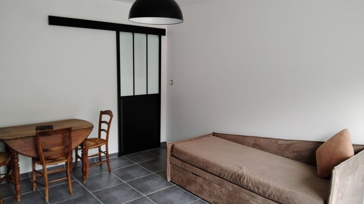 Saints Apartment | ART on the ground floor and terrace