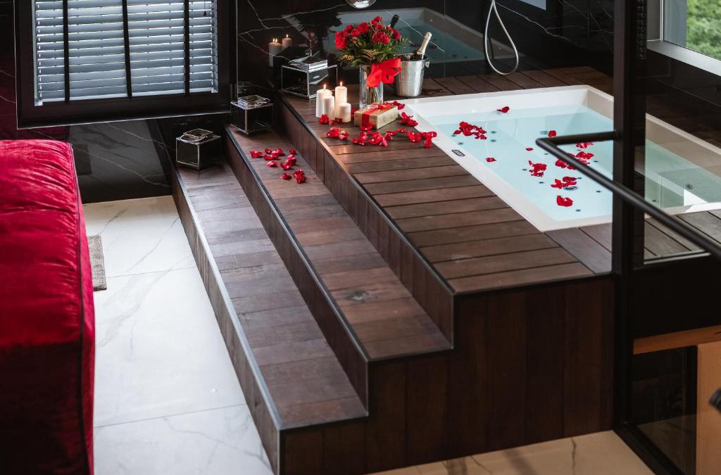 City Centre Apartment | Art Penthouse with Jacuzzi - Krakow Center
