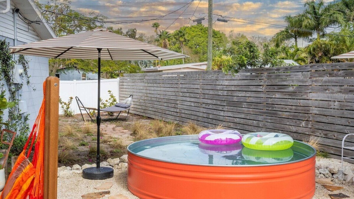 Whitfield House | ArtHouse · Art Inspired Dream Home + Pool + Beaches + SRQ