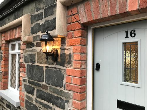 Hillsborough House | Arthur Street Guest Cottage No16