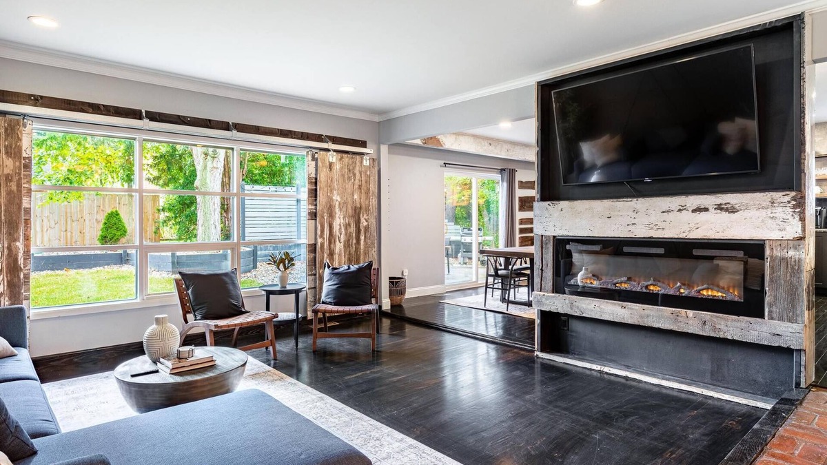 Southfield House | Artist Escape Near Bham, w/Serene Back Yard!