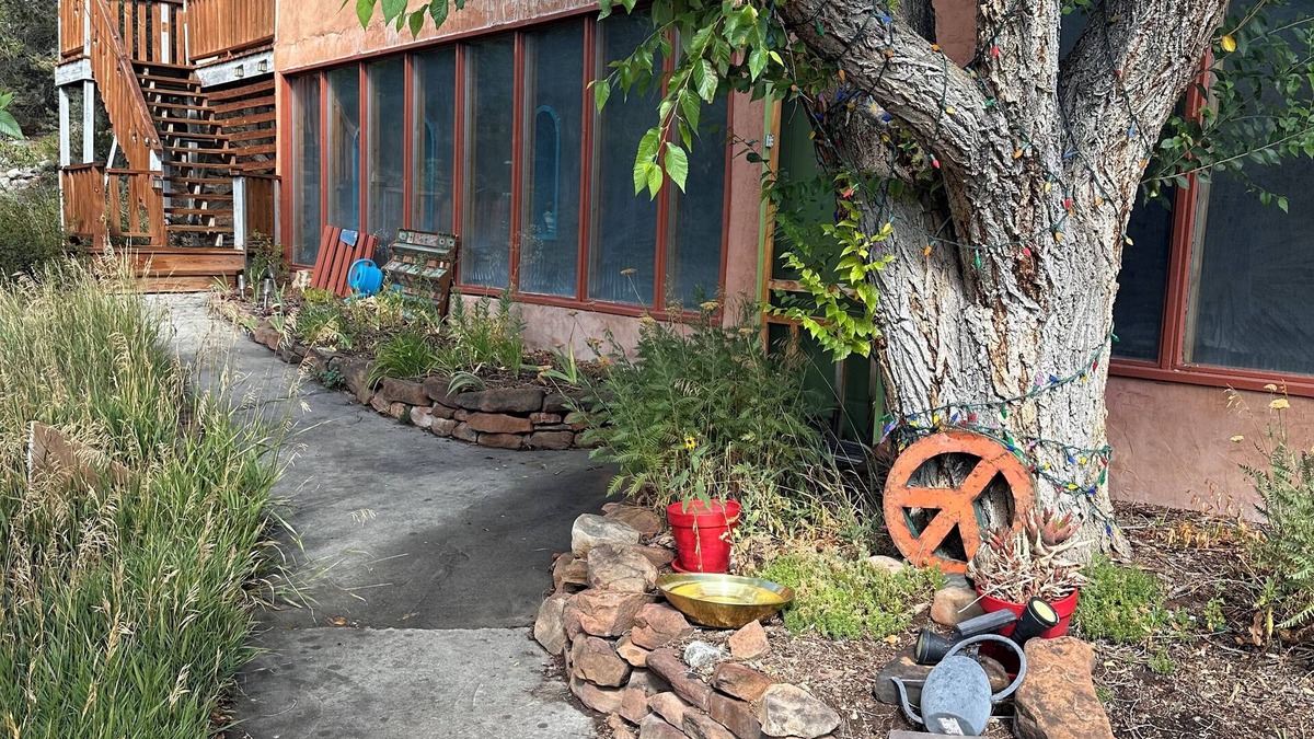 El Rito House | Artist Retreat ~Canjilon Lake ~Dist 51~ Ghost Ranch ~Ojo Caliente Spa ~Hiking
