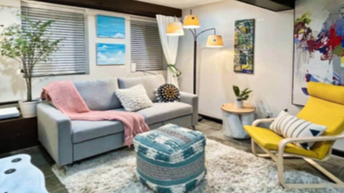 Midtown Sacramento Apartment | Artist's apartment in the heart of the city