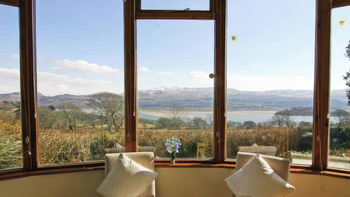 Penrhyndeudraeth Cottage | Artist's Cottage