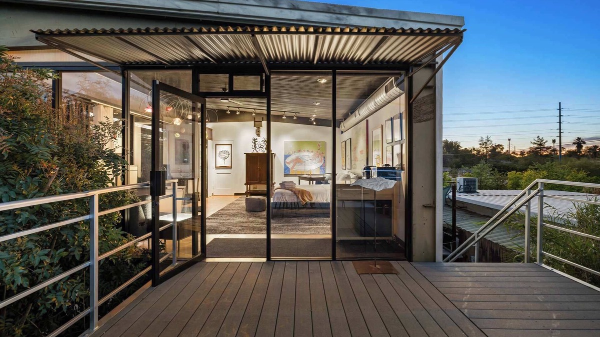 Central Scottsdale Apartment | Artist’s Loft: Workshop, Sculpture Gardens & Pool
