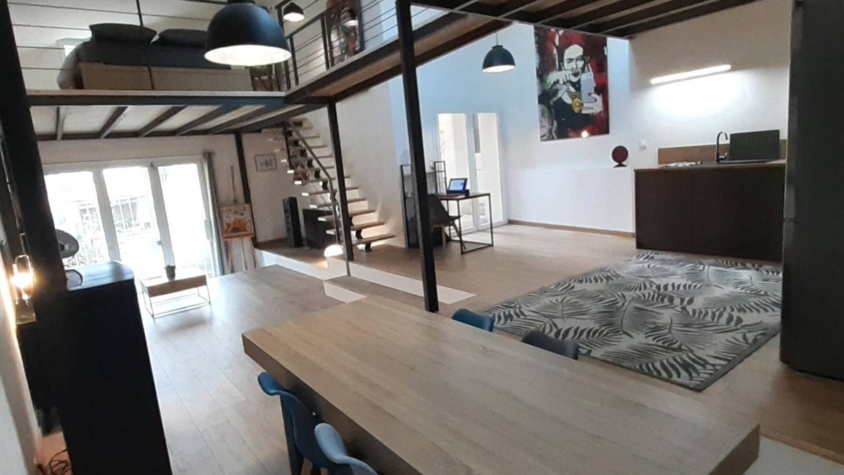 Saint-Chinian Other | Artist's studio converted into a Loft