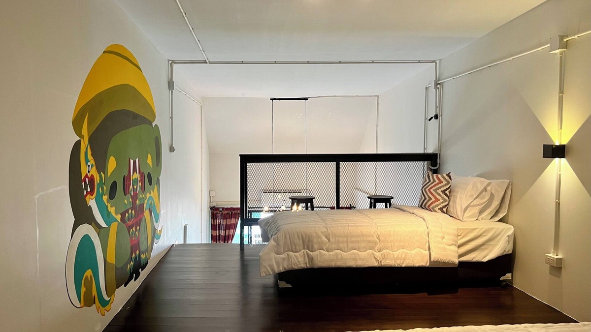 Wat Sam Phraya Apartment | Artist Studio Apartment with Canal View