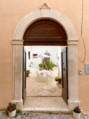 Fontecchio Apartment | Artist Studio Apartment at Palazzo Galli