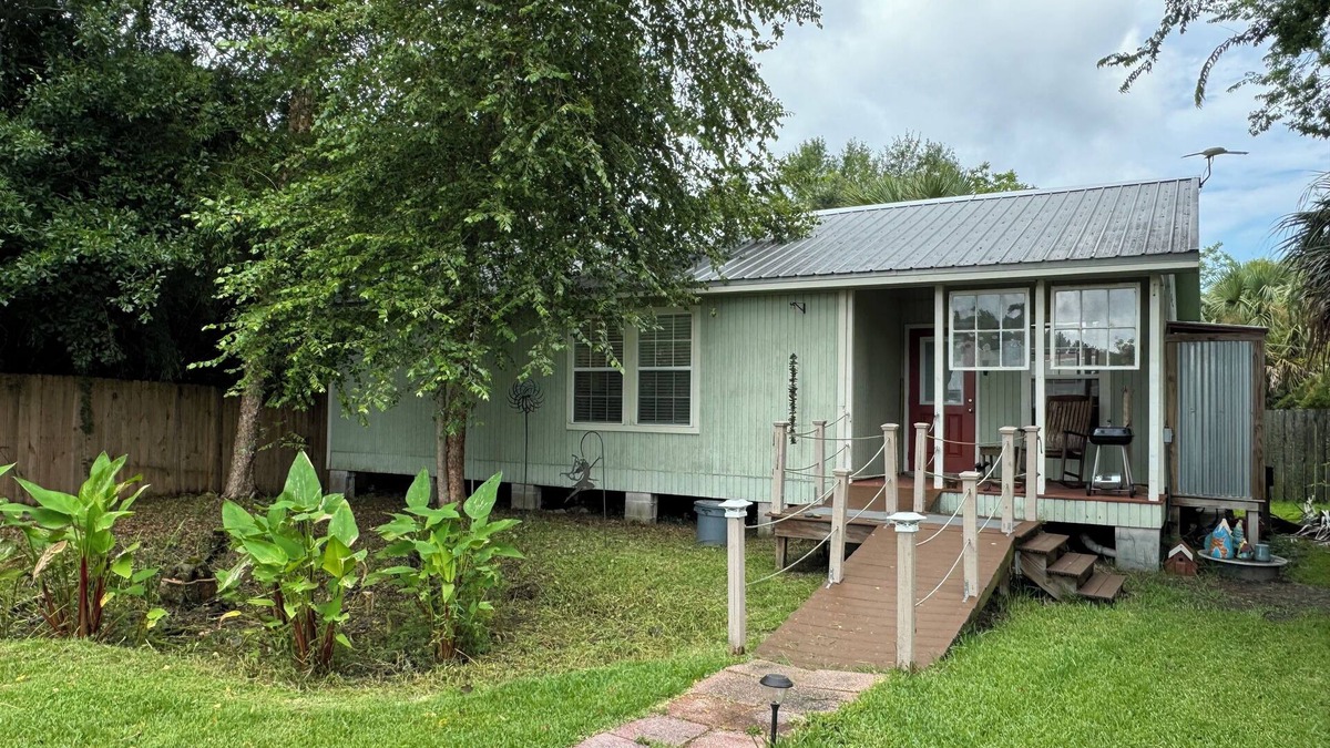 Old Town Apartment | Artist studio with comfy living accommodations.