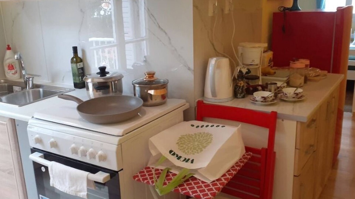 Zavlani Apartment | Artistic 3-bedroom apartment with AC-Wifi in lovely Patra, family & pet friendly