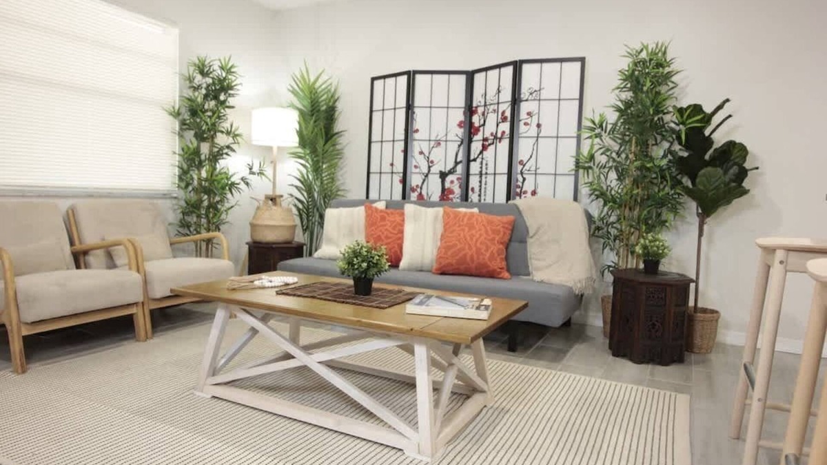 Bayou Oaks House | Artistic Escape Near Airport, Museums, and Ballet