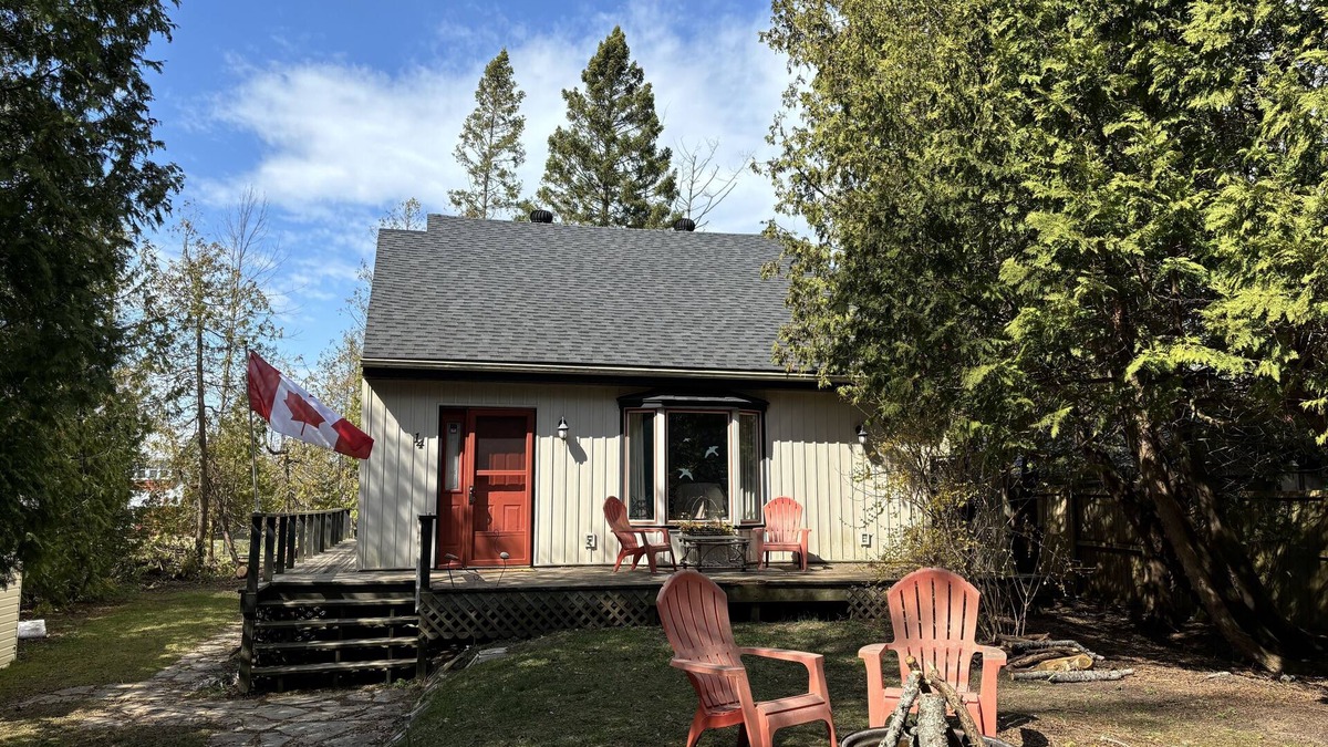 South Bruce Peninsula Cabin | Artistic Haven by the Beach