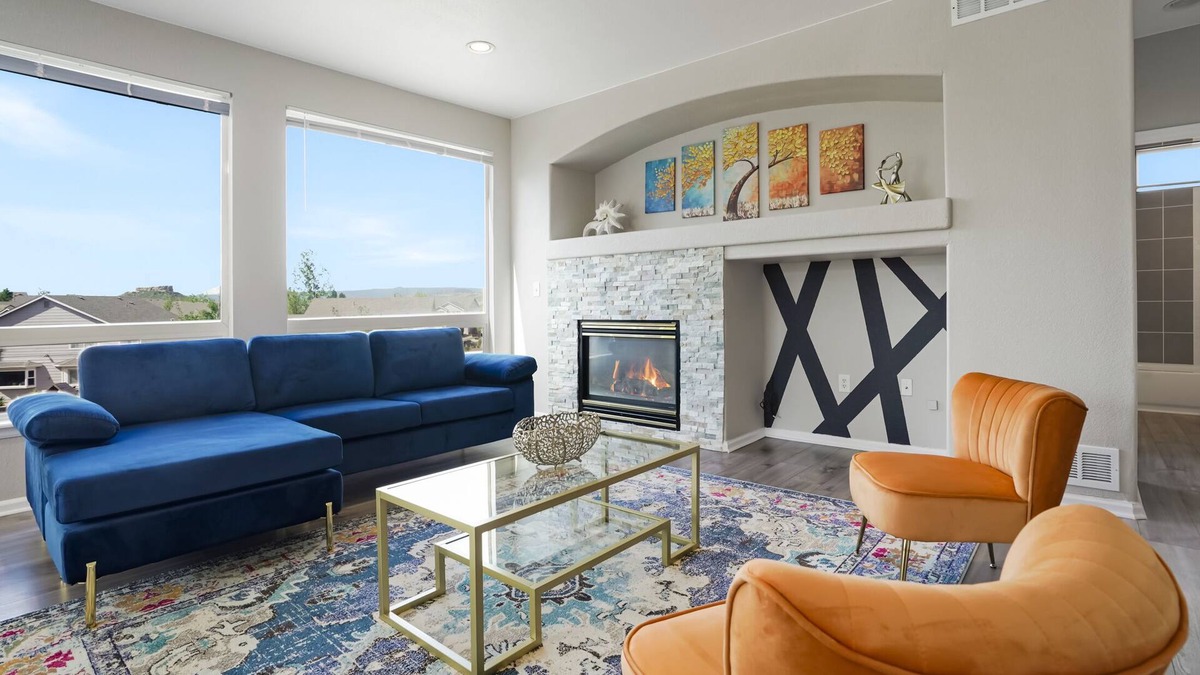 Castle Rock House | Artistic & Stylish, Top-notch & Breathtaking, 3 King Beds & 3 Living Rooms