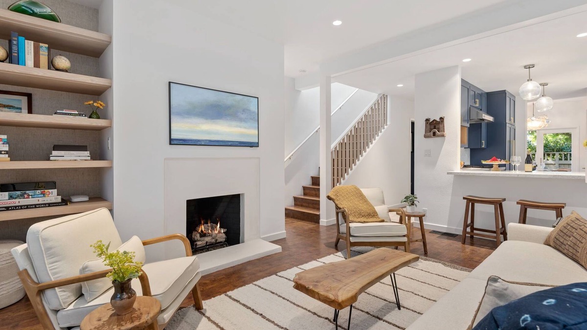 Upper East Condo | Arts District House - Perfect Pied-à-Terre in Santa Barbara