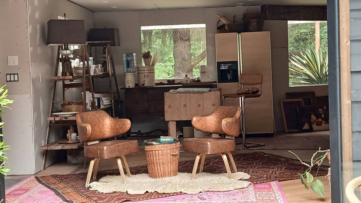 Bainbridge Island Apartment | Artsy Farmstay on Bainbridge with a pool!