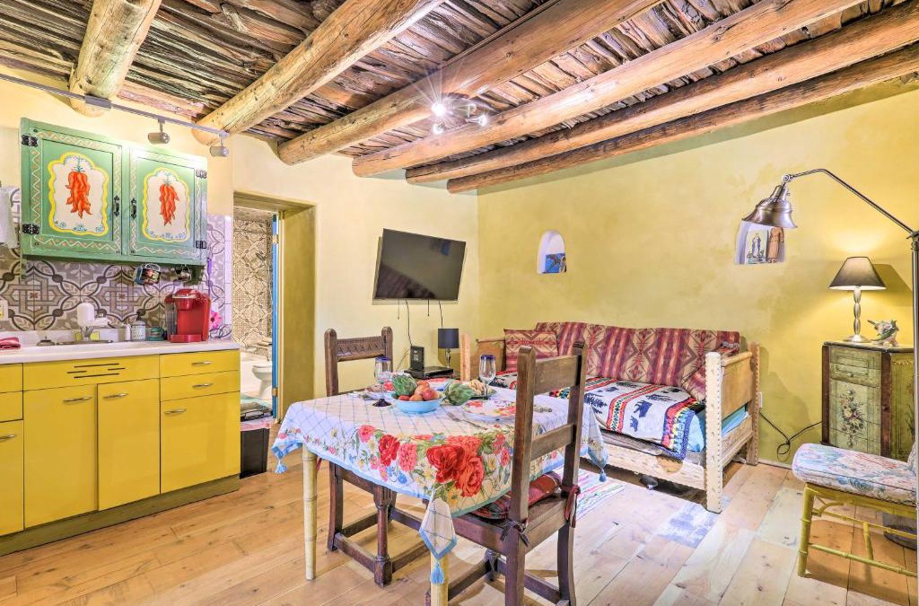 Santa Cruz Apartment | Artsy Santa Cruz Apartment with Shared Fire Pit!