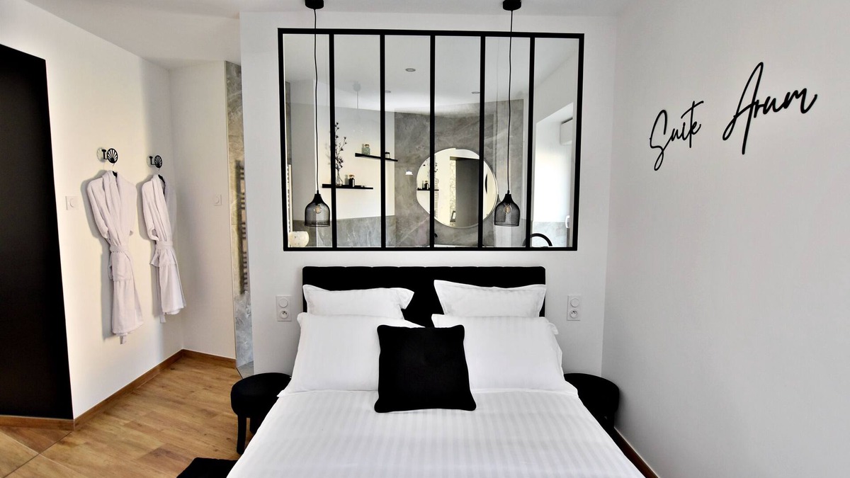 Roanne Condo | Arum Suite with terrace