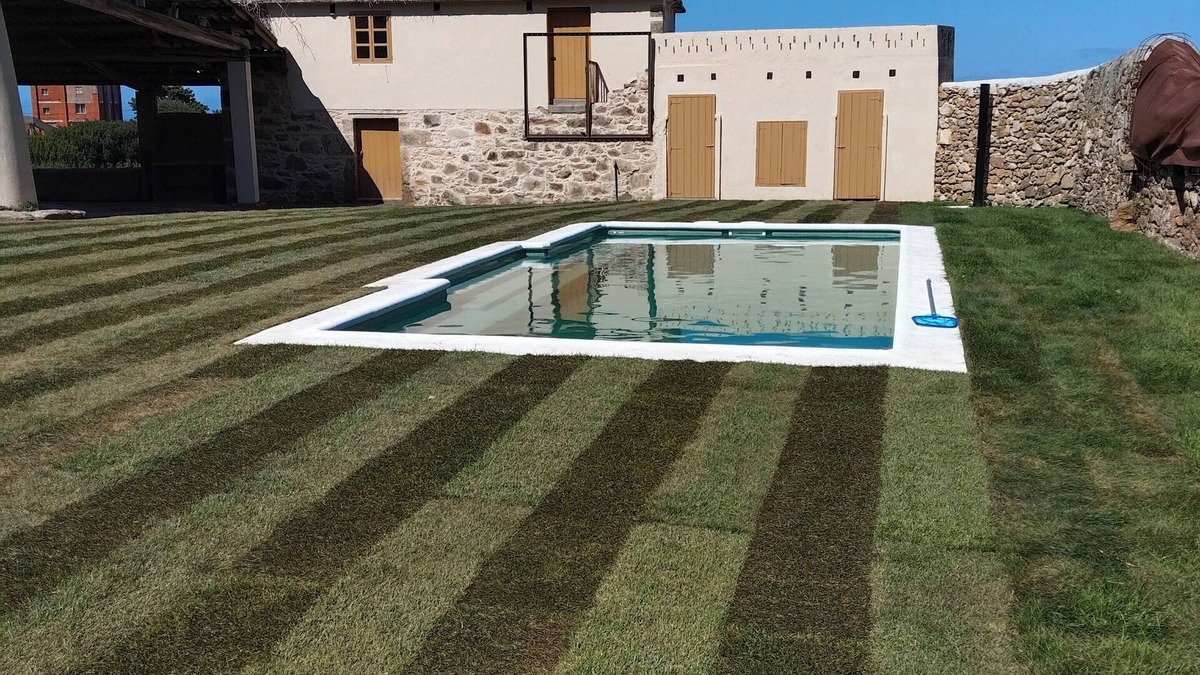 Laracha Villa | As Roeles Caión Farm. House ideal for families, beach at 2.5 km. 4 bedrooms