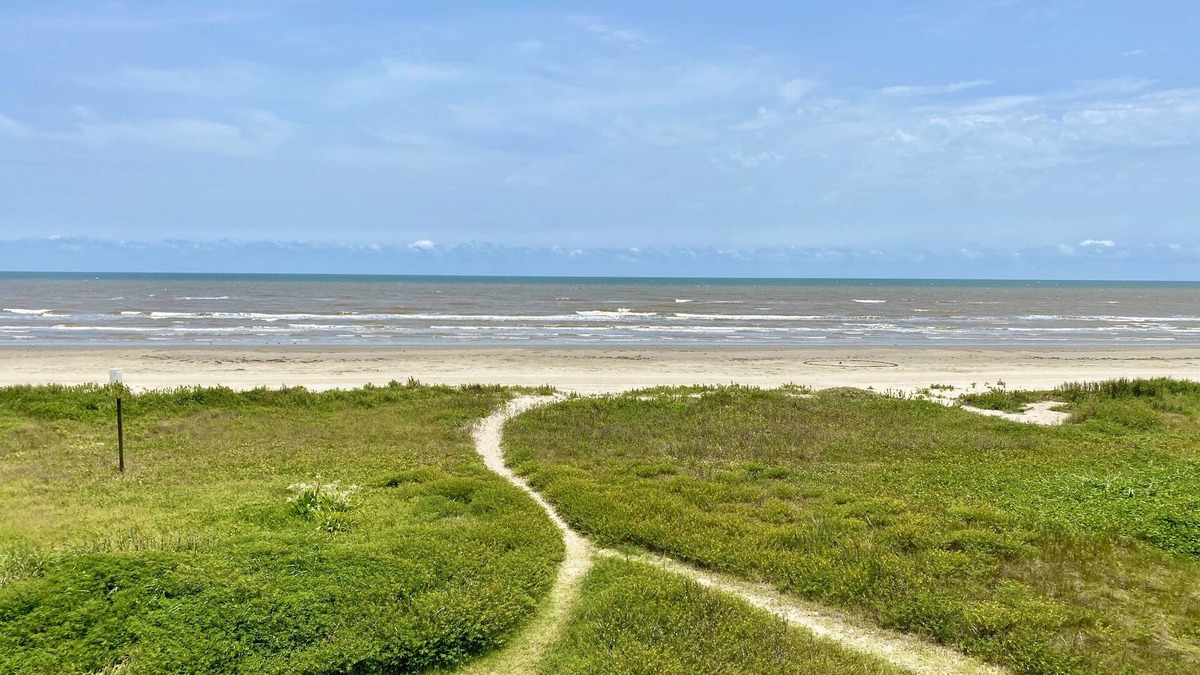 Terramar Beach House | AS SEEN ON HGTV! Beachfront home, Amazing Views, Private 2nd floor Primary brm