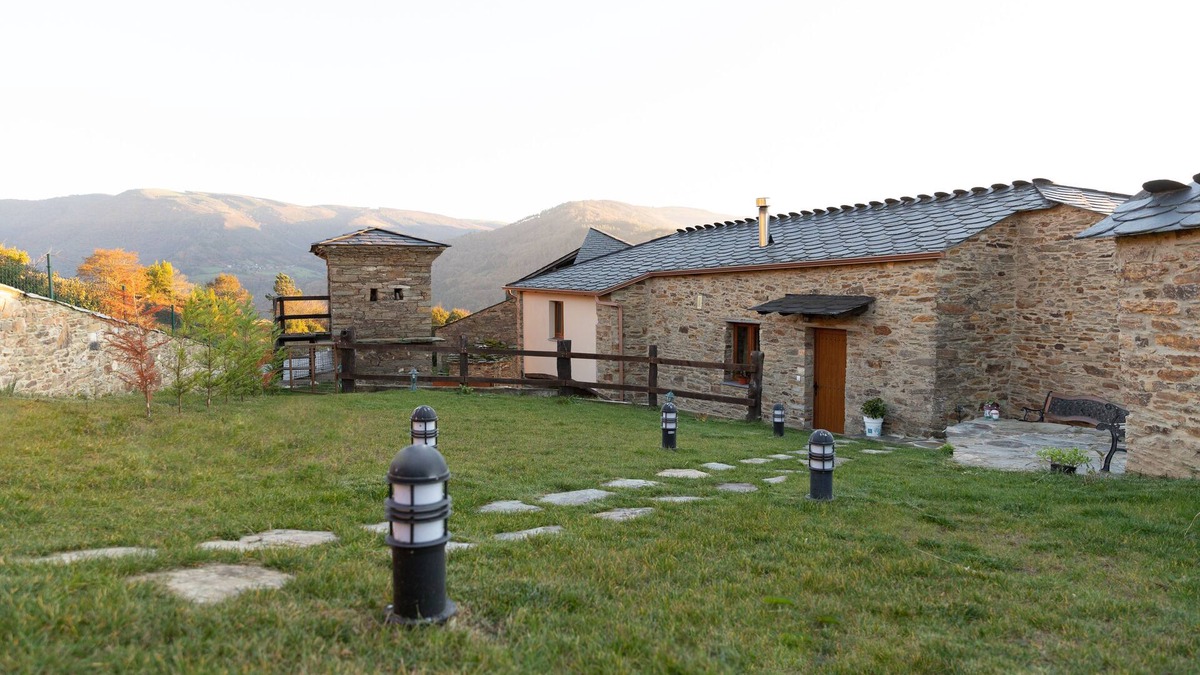 Aldeguer Cottage | As Veneiras casa. just enjoy