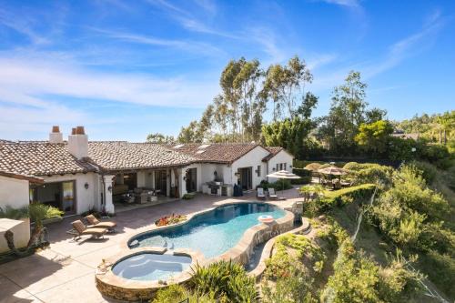 Covenant House | Ascension by AvantStay Pool Pickleball Views