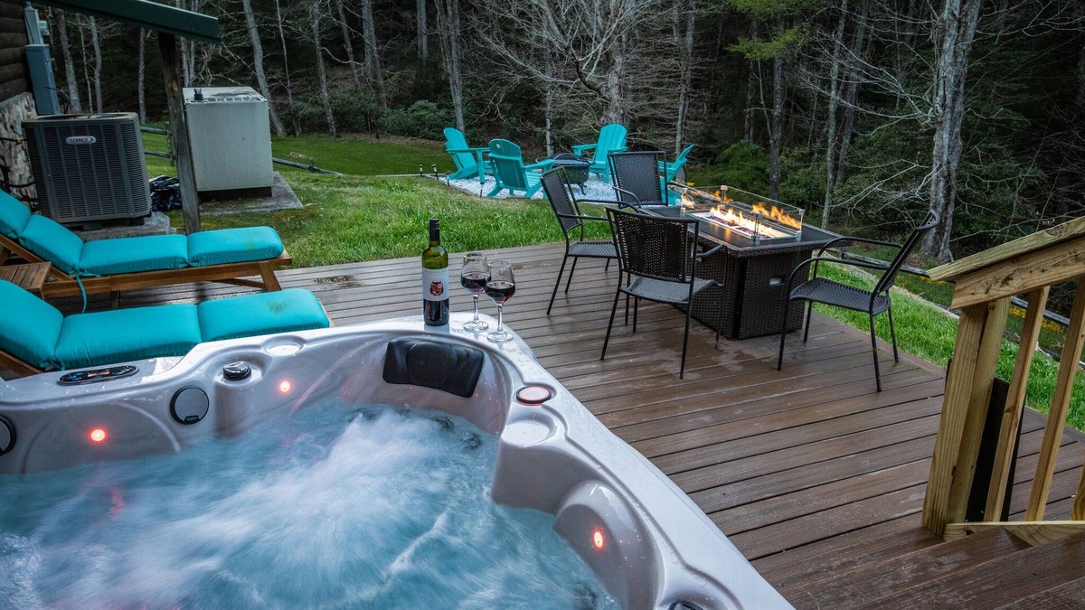 Mount Nebo Cabin | Ascension Cabin - huge yard, hot tub, above stream