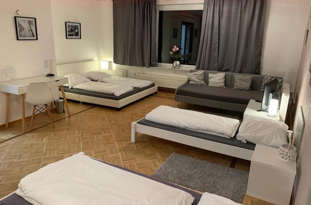 Mainaschaff House | AschaffApartment 4 Schlafzimmer bis 10 Personen bei Aschaffenburg