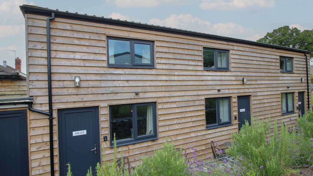 Overton-on-dee Cottage | ASCOT, romantic, character holiday cottage in Ellesmere
