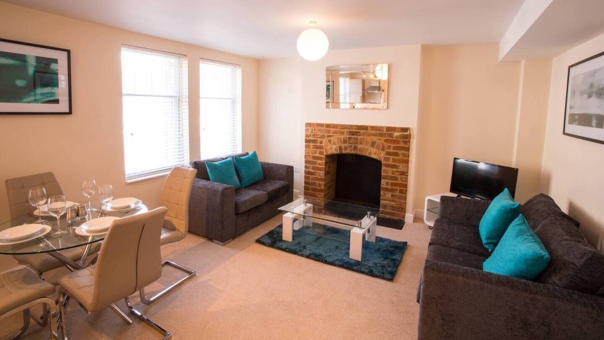 Wantage Apartment | Ashbrook Mill St Summ