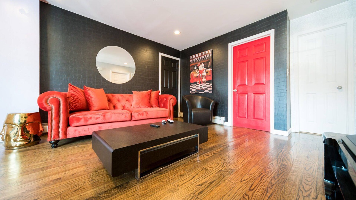 Queens Apartment | Ashescove! Only 5 min from JFK airport
