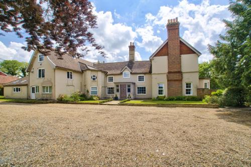 Stowmarket House | Ashfield Place Farm by Group Retreats